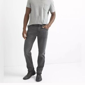 GAP Men's Straight Taper Faded Wash Black Jeans 99% cotton